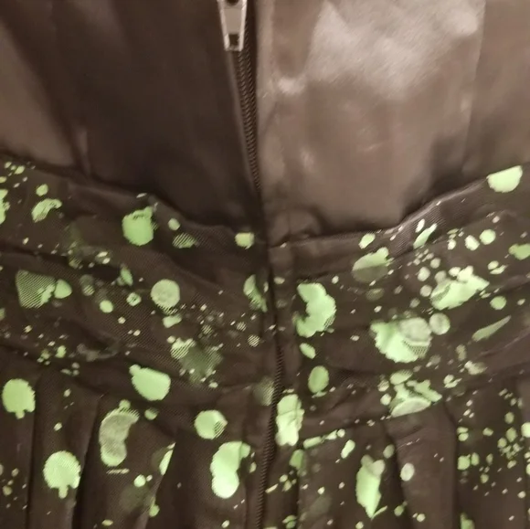 Dress - Picture 9 of 11